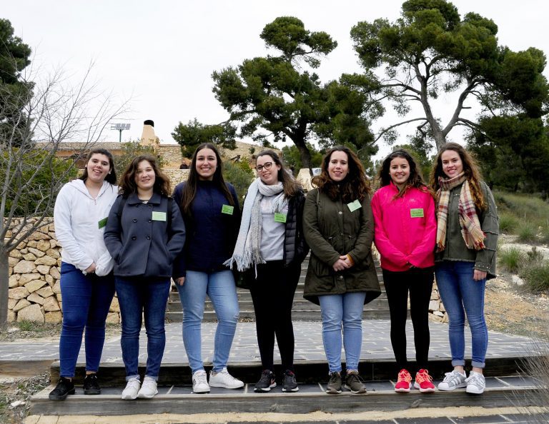 Entre estas 14 chicas están las futuras Reinas y Damas