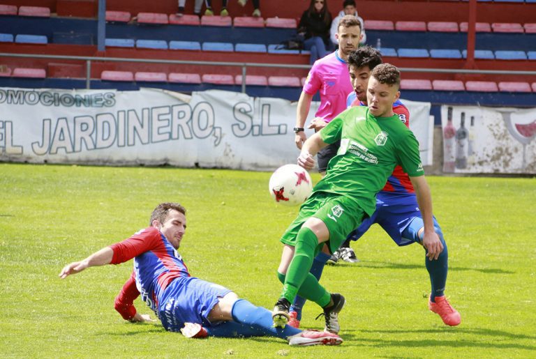 El Yeclano cumple su primer objetivo venciendo a la Minerva por 3-0