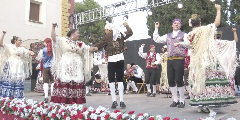 Cantabria da la bienvenida al Grupo Folclórico Arabí de Yecla
