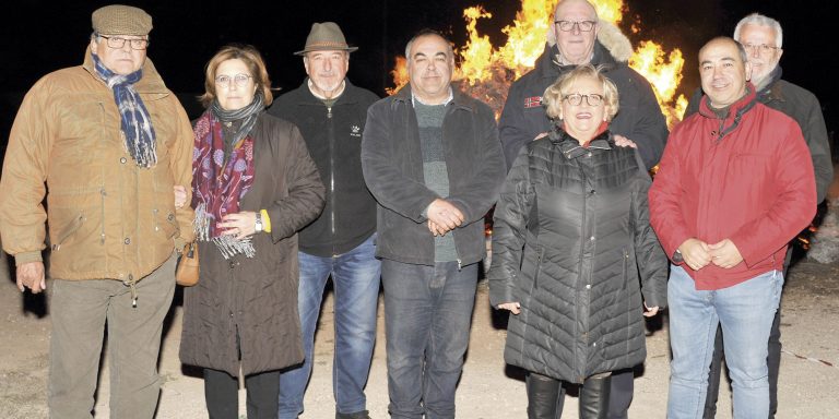 Hoguera, procesión y bendición para las mascotas en las Fiestas de San Antón