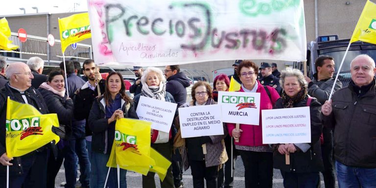 Los agricultores yeclanos se suman a las protestas