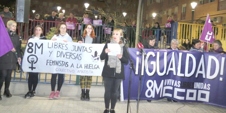 El Colectivo Feminista y CCOO salen a la calle “para reivindicar a las mujeres”