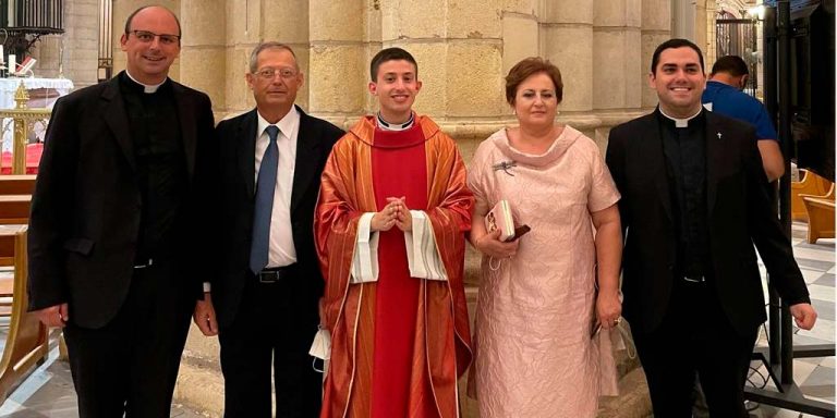 Jaime Palao recibe la ordenación como sacerdote en la Catedral de Murcia