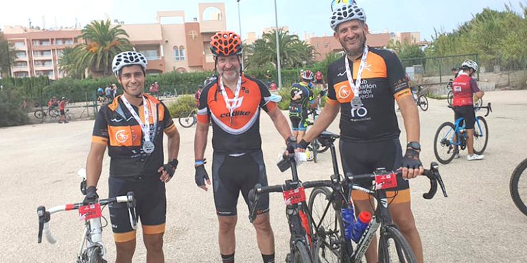 El Club Triatlón Arabí se luce en dos pruebas de la Comunidad Valenciana