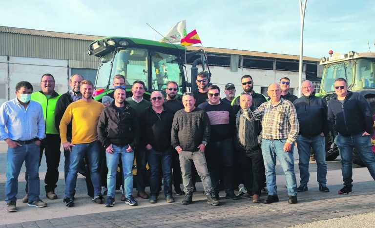 El campo yeclano protesta en Murcia ante su “situación desesperada”