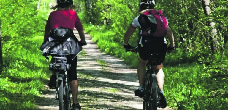 Las vías verdes, señoras  alcaldesas de Yecla y Jumilla