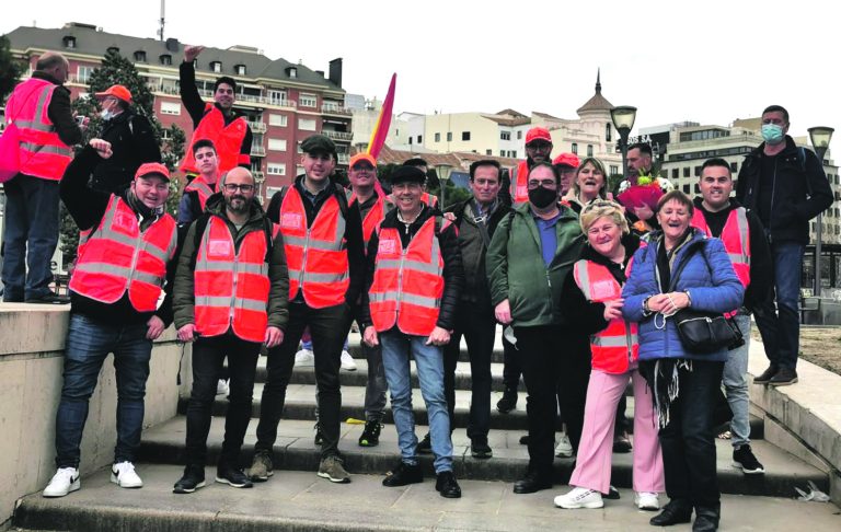 LOS CAZADORES DE YECLA SE MOVILIZAN EN  CONTRA DE LA NUEVA LEY DEL GOBIERNO