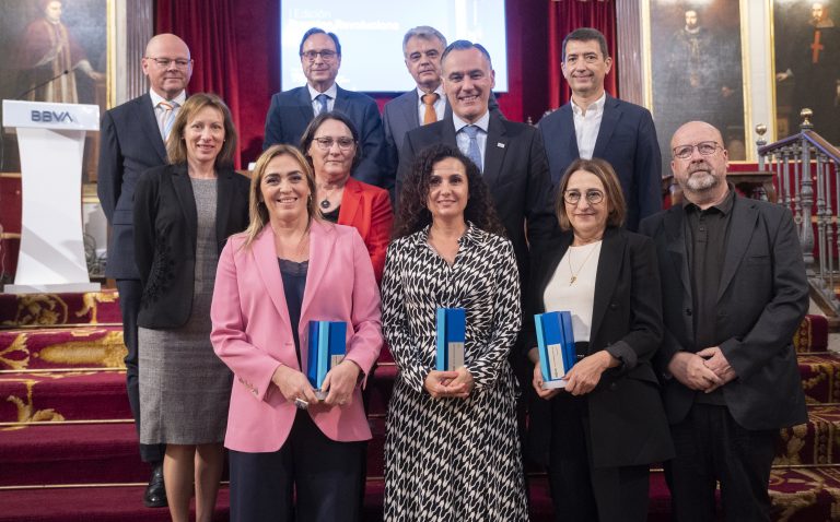 FAMA SOFÁS, GALARDONADA CON EL PREMIO ‘BBVA REVOLUCIONA’ POR SU APUESTA POR LA DIGITALIZACIÓN Y LA SOSTENIBILIDAD