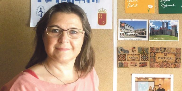 ENTREVISTA: NURIA MARIÑO MARTÍNEZ- DIRECTORA DE LA ESCUELA DE ADULTOS DE YECLA