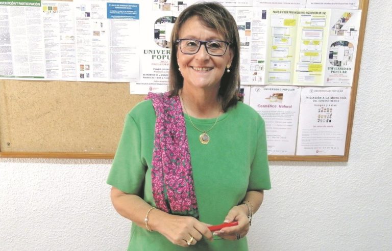 ENTREVISTA: PURI AZORÍN ORTEGA, DIRECTORA DE LA UNIVERSIDAD POPULAR DE YECLA