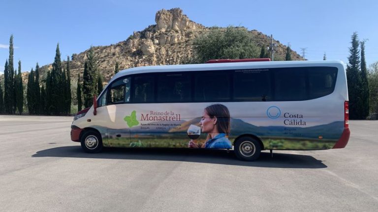 EL BUS DEL VINO RETOMA SUS SALIDAS CON UNA VISITA A LA RUTA ENOTURÍSTICA DE YECLA ESTE SÁBADO 17 DE SEPTIEMBRE