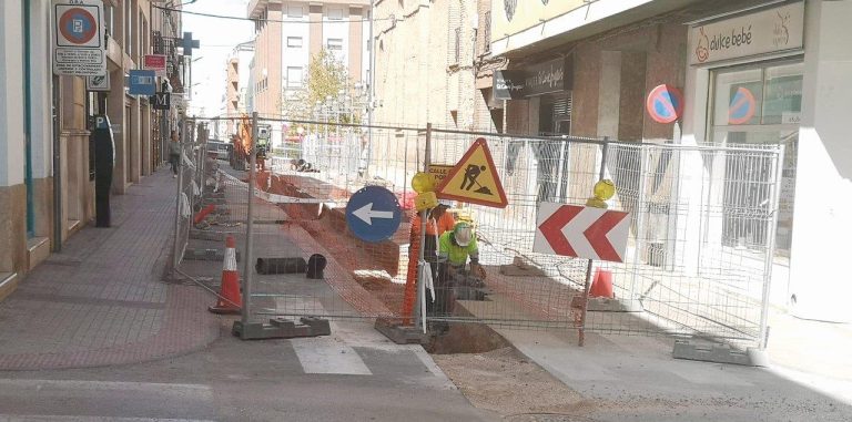 EL AYUNTAMIENTO PIDE “PACIENCIA” A LOS VECINOS DE LA CALLE ESPAÑA ANTE SUS QUEJAS POR LAS OBRAS