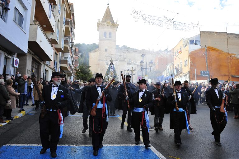 UNAS FIESTAS DE LA VIRGEN DE ANIVERSARIO