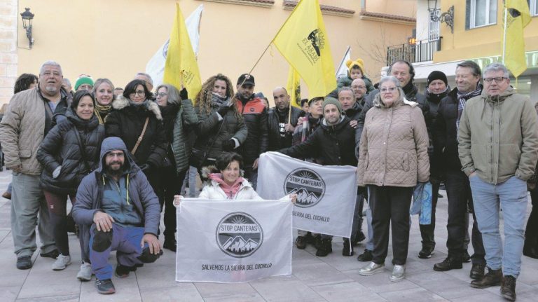 ‘SALVEMOS EL ARABÍ’ Y ANIDA, EN CAUDETE CONTRA LA CANTERA EN LA SIERRA DEL CUCHILLO