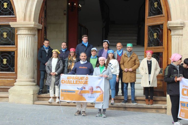 EL AYUNTAMIENTO SE UNE AL #PAÑUELOCHALLENGEALADINA PARA HOMENAJEAR A LOS NIÑOS CON CÁNCER