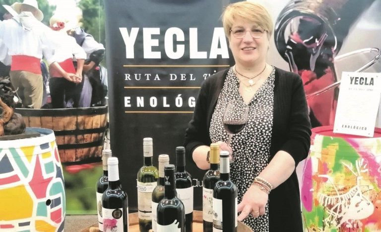 ENTREVISTA: AURORA PICÓ GÓMEZ, PRESIDENTA DE LA RUTA DEL VINO