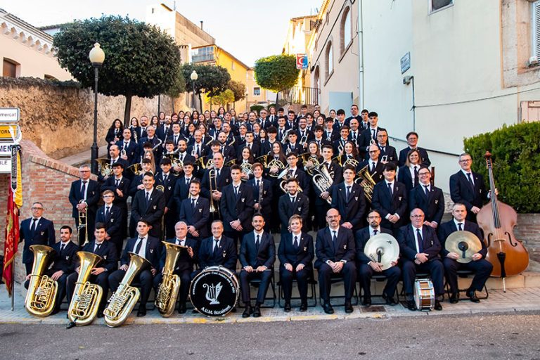 LA ESCUADRA LA PURÍSIMA PREMIA LOS 40 AÑOS DE FIDELIDAD DE LA BANDA DE LA ASOCIACIÓN UNIÓN MUSICAL DE BOCAIRENTE