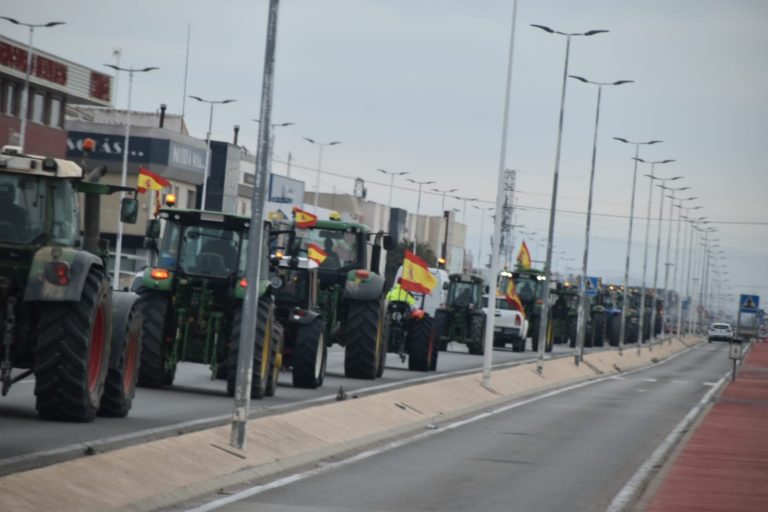 EL CAMPO YECLANO COMIENZA A UNIRSE A LAS PROTESTAS