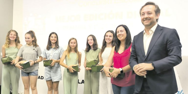ALUMNAS DEL ‘ALFONSO X’ GANAN EL CONCURSO “MI PERIÓDICO DIGITAL” DEL DIARIO LA VERDAD