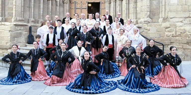 El grupo juvenil de Coros y Danzas actuó en el Festival de Logroño