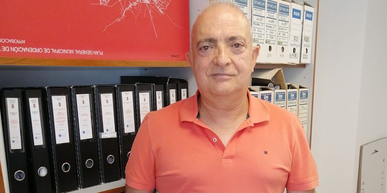 «Lo más satisfactorio es resolver los problemas de la gente»