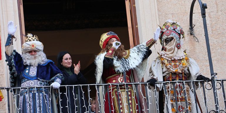 Los Reyes Magos repartirán hoy los regalos en el Teatro