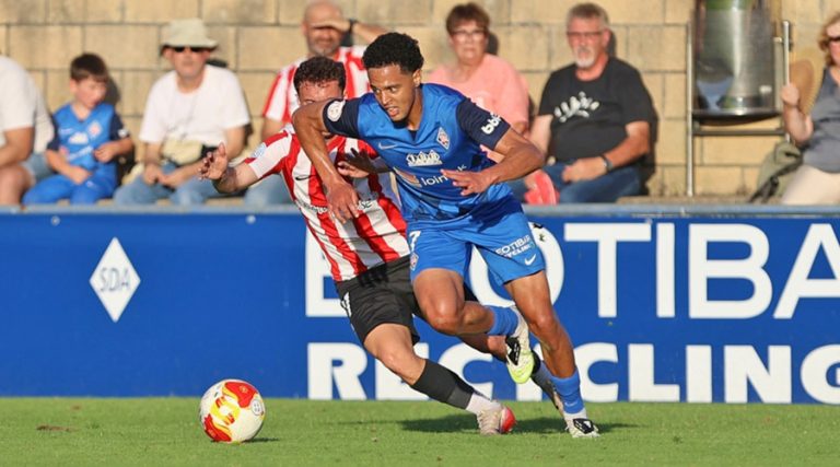 Marwane Sennouni, primer fichaje del año del Yeclano