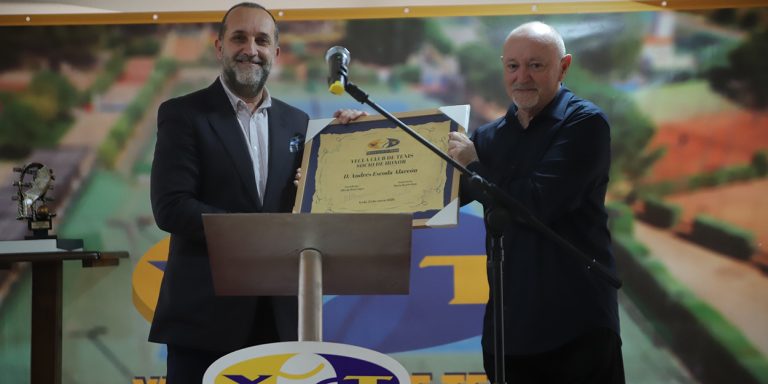 Socio de Honor del Yecla Club de Tenis