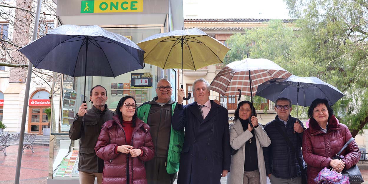 Se inaugura el nuevo quiosco de la once en yecla