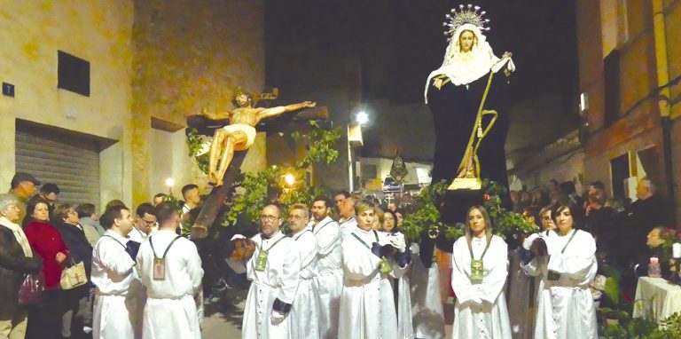 3.500 yeclanos cuentan las horas para empezar a procesionar