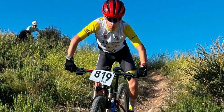 Alberto Soriano, campeón regional cadete en XCO