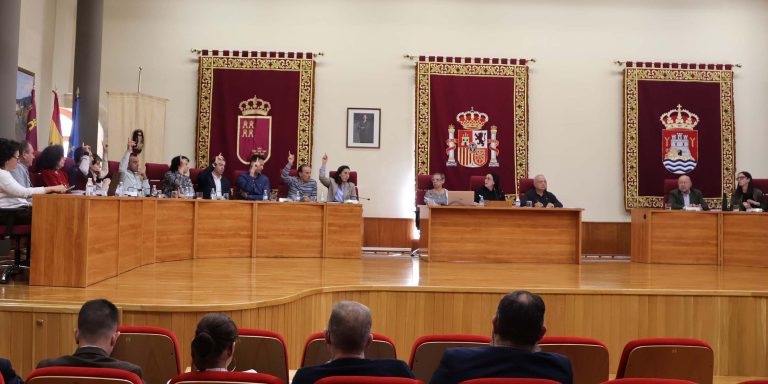 El PP saca adelante los presupuestos con la abstención del PSOE