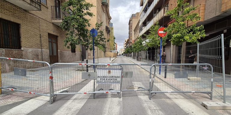 La calle San Antonio volverá a abrir al tráfico la próxima semana